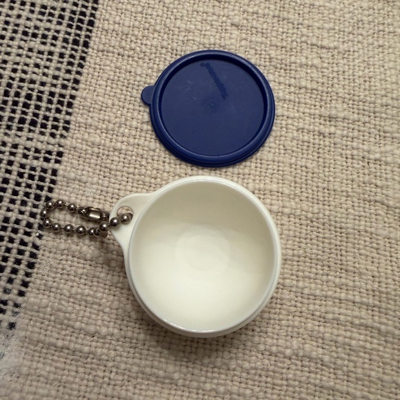 Mini Tupperware Bowl Keychain - Picture 2 of 5